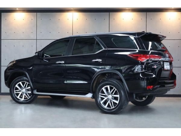 2018 Toyota Fortuner 2.8 V 4WD SUV AT (ปี 15-18) B5838 รูปที่ 2